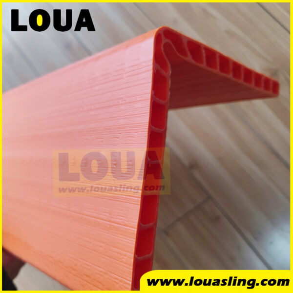 Plastic corner protector for sharp cargo 19X19CM with indicated length 1meter or 0.5meter